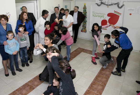 “За по-малко деца с увредено зрение и увреден слух“ е мотото на „Българската Коледа“ за 2013/2014 година